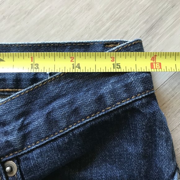 Harold's 99% Cotton 1% Spandex Cropped Jeans with Floral Embroidery Sz 10 - Picture 5 of 6